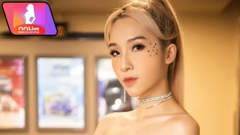 Emily là ai? Ngôi sao sáng trong làng nhạc Việt 2 Giới thiệu chung về Emily